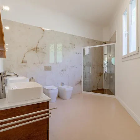 H11 Casa Bellalì - Centro * 산레모