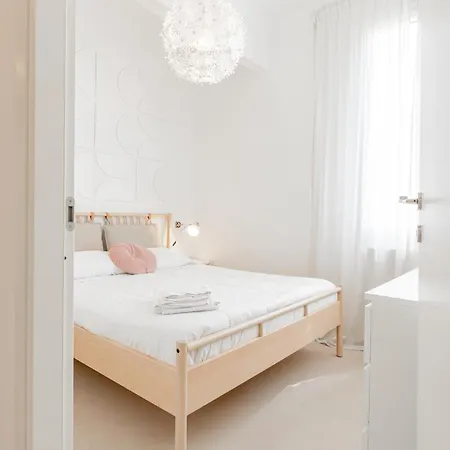 H11 Casa Bellali - Centro 圣雷默